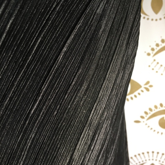 Little black top - Picture 4 of 5